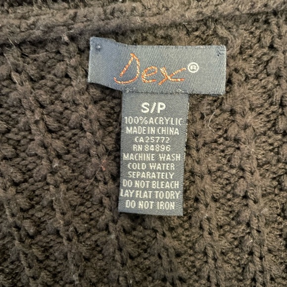 Dex Ling Knitted Sweater- Size: Small - Picture 2 of 4